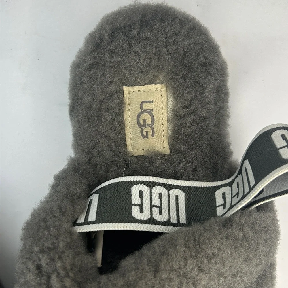 UGG Kids Charcoal Gray Fluff Yeah Elastic Strap Sheepskin Slides, 4